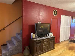 Photo #3: 2594119 Listing