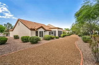 Photo #3: 2594147 Listing