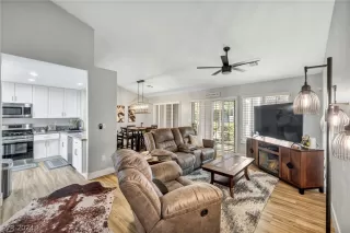 Photo #5: 2594147 Listing