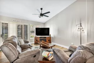 Photo #6: 2594147 Listing