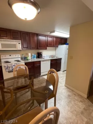 Photo #5: 2594167 Listing