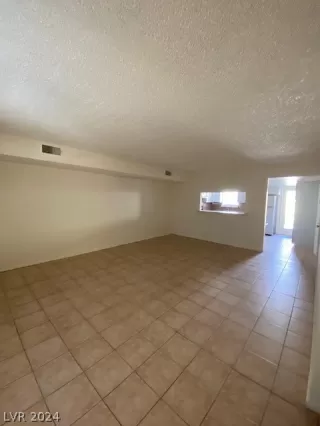 Photo #3: 2594229 Listing