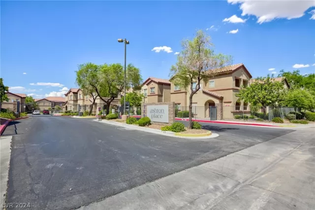 MLS: 2594236 Condo For Sale