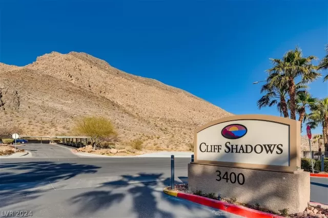 MLS: 2594250 Condo For Sale