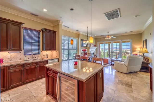 MLS: 2594269 Condo For Sale