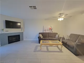 Photo #3: 2594272 Listing