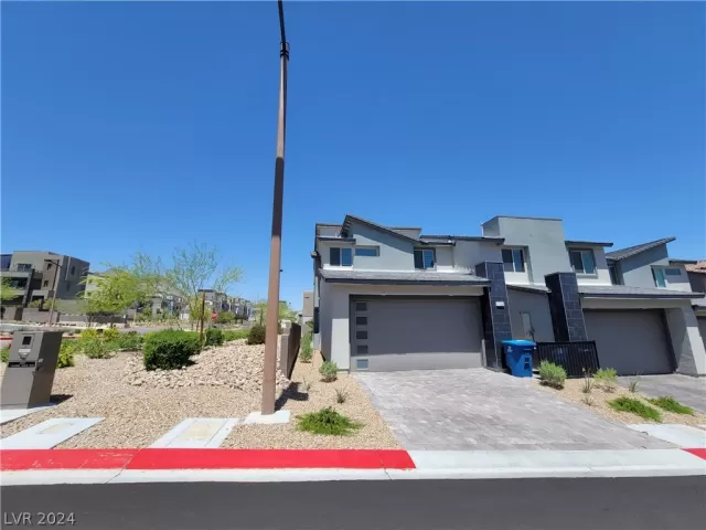 MLS: 2594290 Condo For Sale