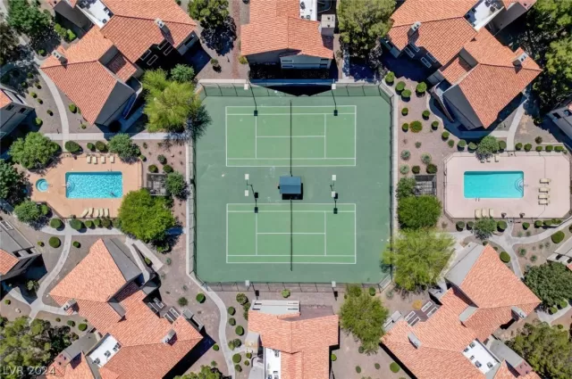 MLS: 2594291 Condo For Sale