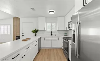 Photo #2: 2594325 Listing