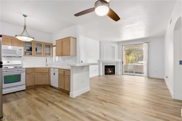 MLS: 2594342 Condo For Sale