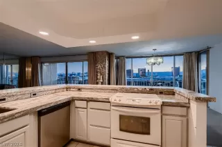 Photo #6: 2594378 Listing