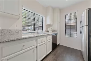 Photo #6: 2594385 Listing