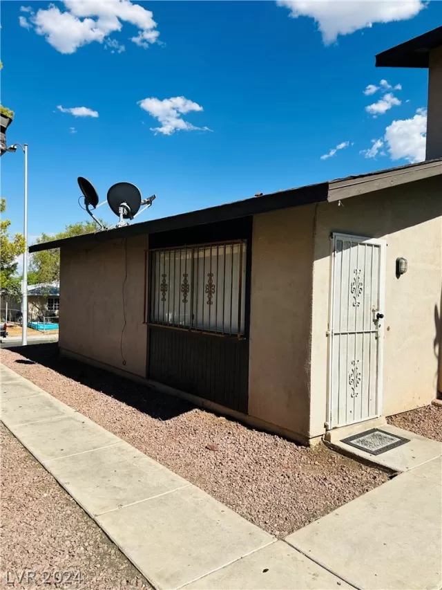 MLS: 2594428 Condo For Sale