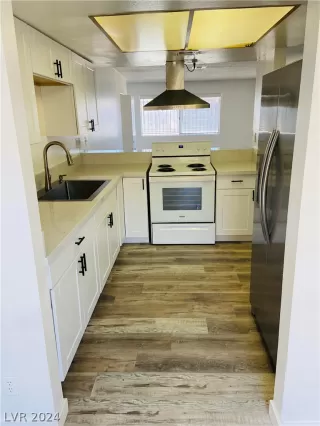 Photo #1: 2594428 Listing 