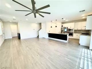 Photo #1: 2594440 Listing 