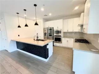 Photo #2: 2594440 Listing 
