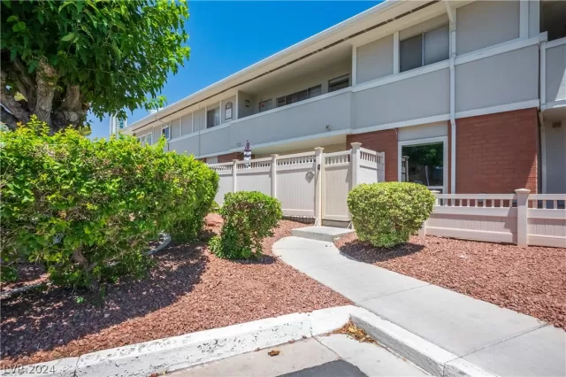 MLS: 2594474 Condo For Sale