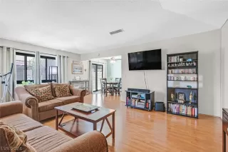 Photo #1: 2594501 Listing