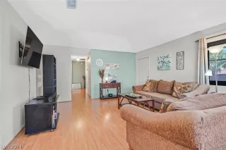 Photo #3: 2594501 Listing