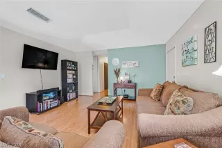 Photo #4: 2594501 Listing