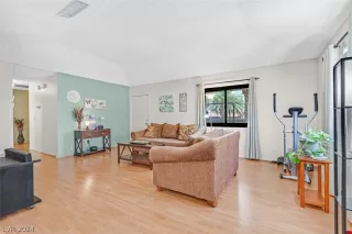 Photo #5: 2594501 Listing