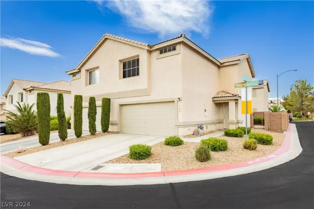 MLS: 2594521 Condo For Sale