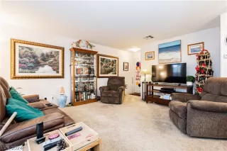 Photo #5: 2594521 Listing