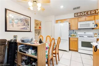 Photo #6: 2594521 Listing