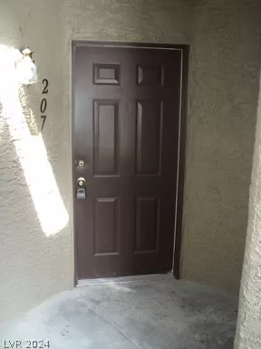 MLS: 2594561 Condo For Sale