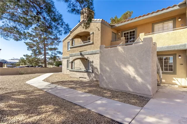 MLS: 2594563 Condo For Sale