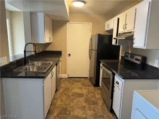 Photo #6: 2594563 Listing 