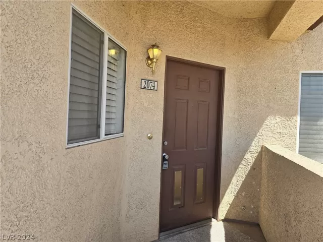 MLS: 2594582 Condo For Sale