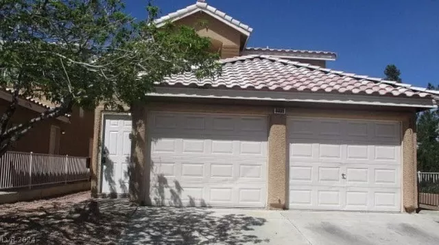 MLS: 2594589 Condo For Sale