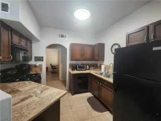 Photo #1: 2594614 Listing 