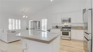 Photo #4: 2594626 Listing 