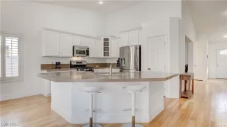 Photo #5: 2594626 Listing 