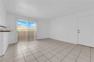 Photo #2: 2594627 Listing