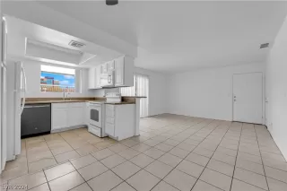 Photo #3: 2594627 Listing