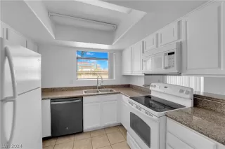 Photo #6: 2594627 Listing