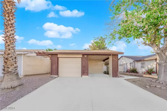 MLS: 2594636 Condo For Sale