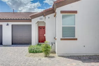 Photo #2: 2594640 Listing