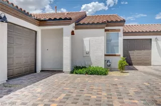 Photo #5: 2594640 Listing