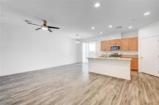 Photo #6: 2594640 Listing