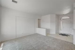 Photo #5: 2594661 Listing