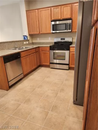 Photo #4: 2594670 Listing 