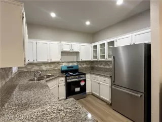 Photo #2: 2594677 Listing