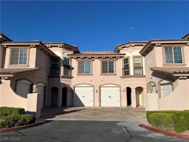 MLS: 2594689 Condo For Sale