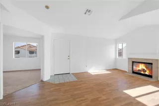 Photo #3: 2594694 Listing 