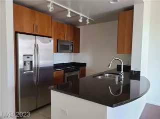 Photo #1: 2594732 Listing 