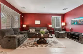 Photo #5: 2594757 Listing